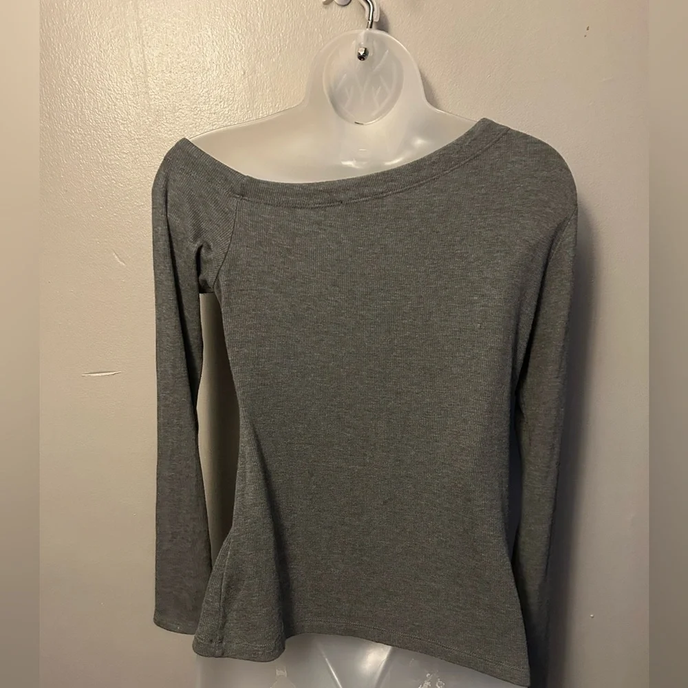 Sen Gray Off-Shoulder Long Sleeve Top - super soft ribbed split sleeve - Picture 6 of 11